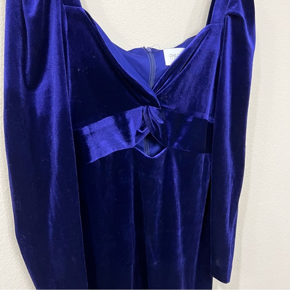 ONE33 Social The Maria Puff-Shoulder Cutout Velvet Mini Dress Size 8 - Picture 5 of 10